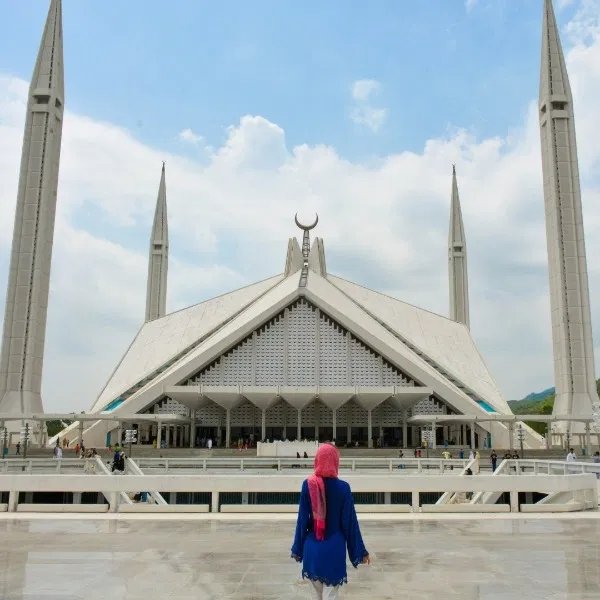 Faisal Mosque Me   of